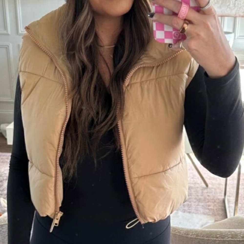 COPY - 2 Cropped puffer vests